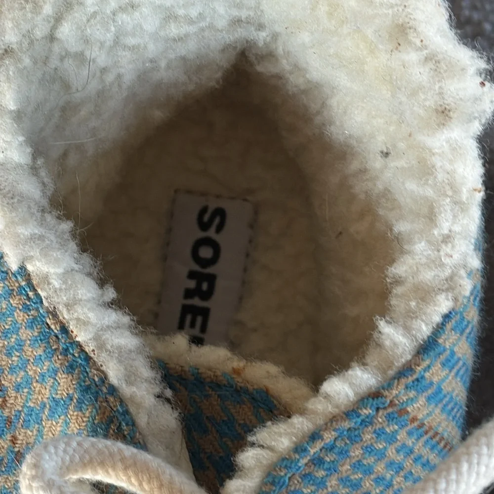 Sorel boots Sorel Hailey boot cloth womens size 8 Blue and‎ Tan Plaid Boots warm
